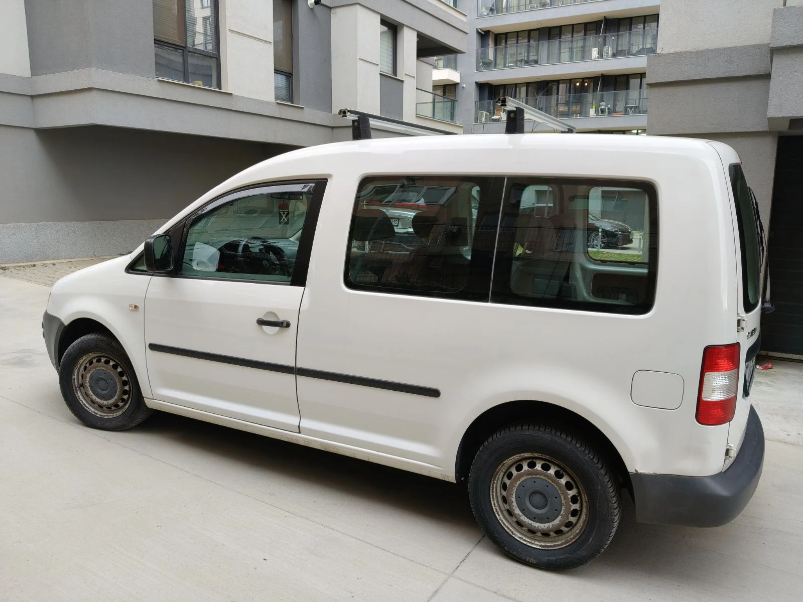 VW Caddy, снимка 5 - Автомобили и джипове - 53999061