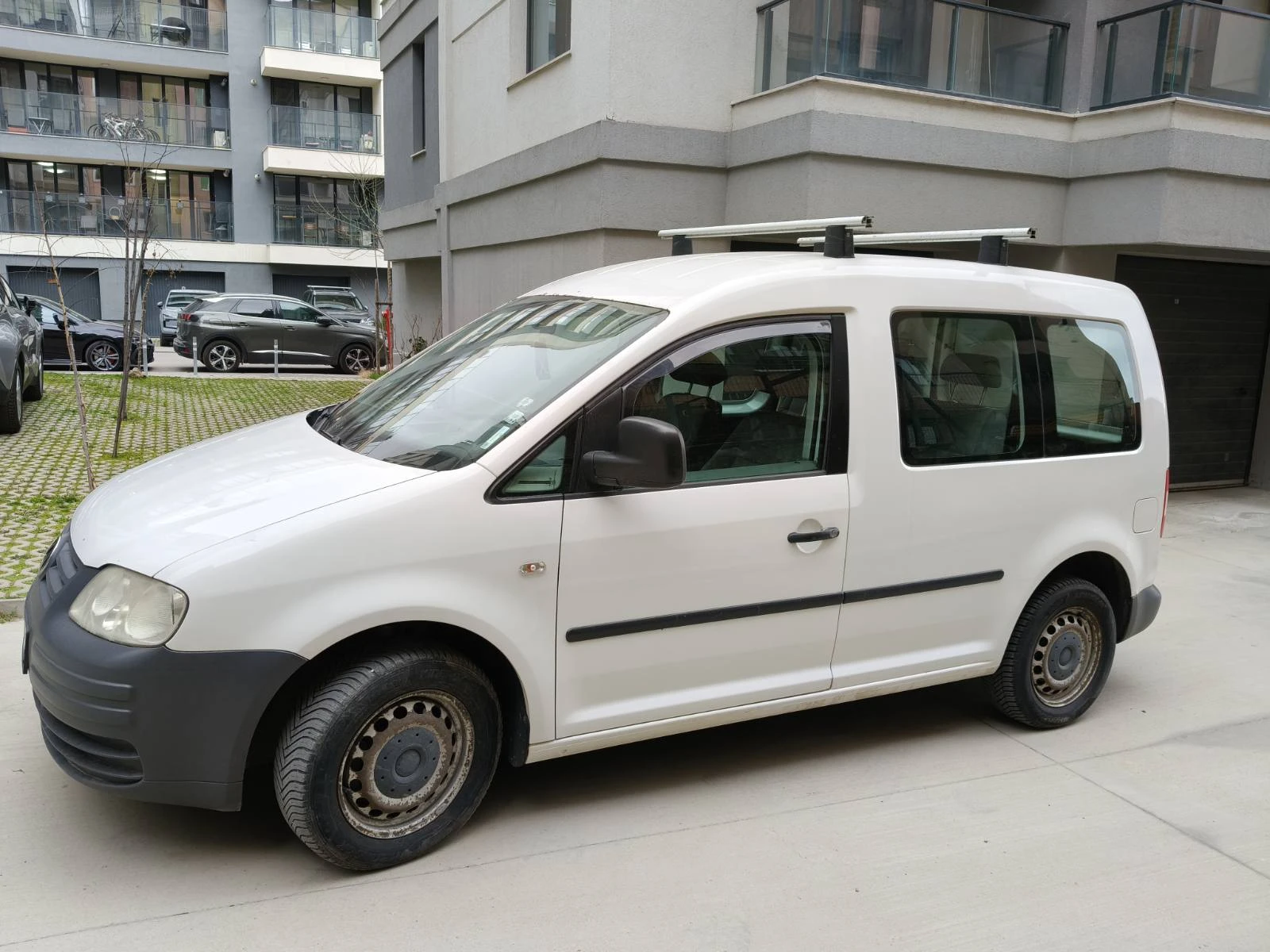 VW Caddy, снимка 3 - Автомобили и джипове - 53999061