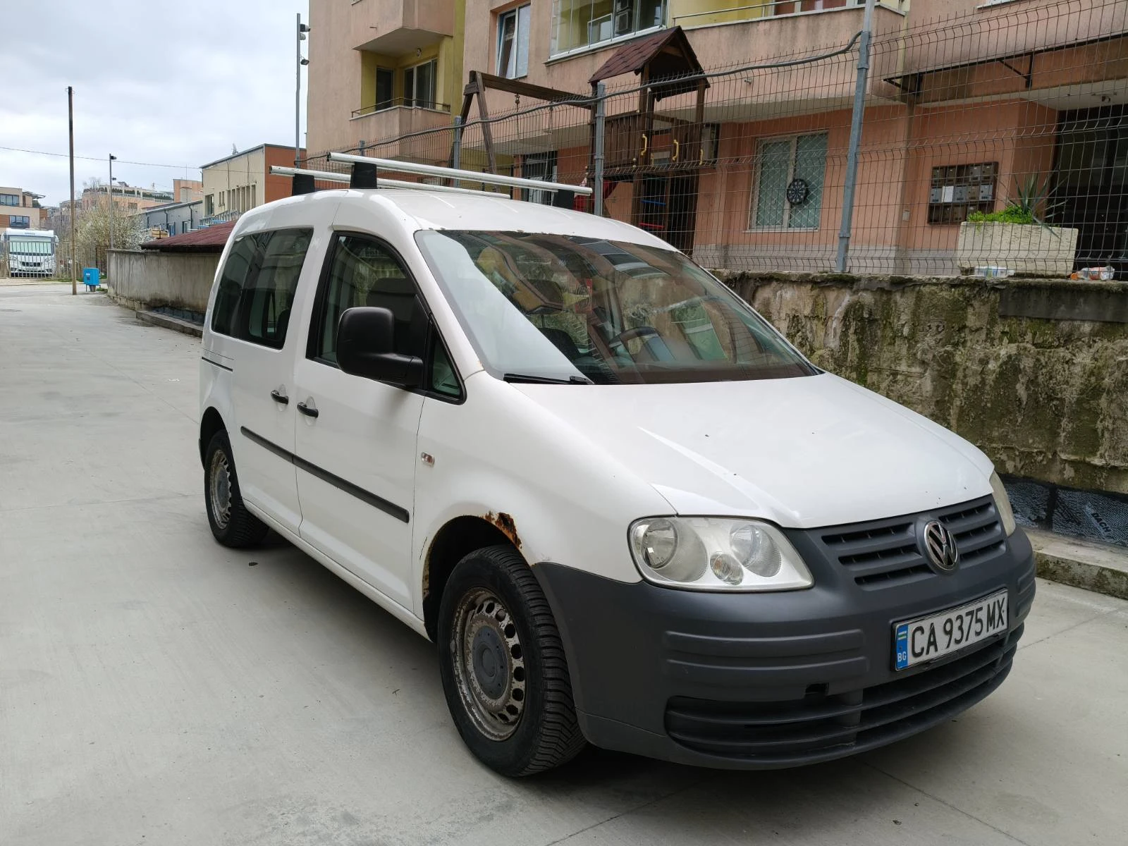 VW Caddy, снимка 2 - Автомобили и джипове - 53999061