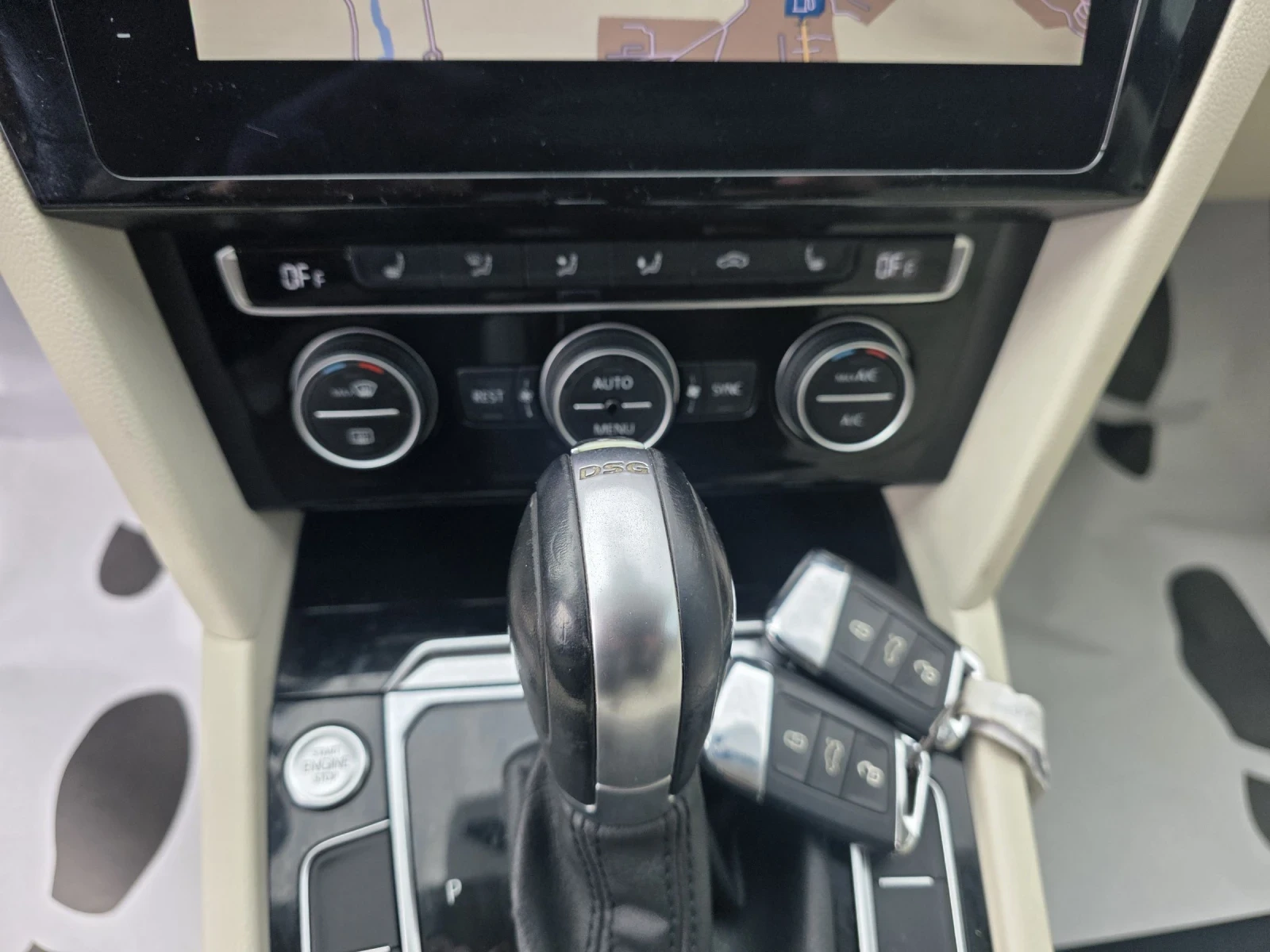 VW Passat 2.0TDI R-LINE DIGITAL Лизинг, снимка 12 - Автомобили и джипове - 54004415