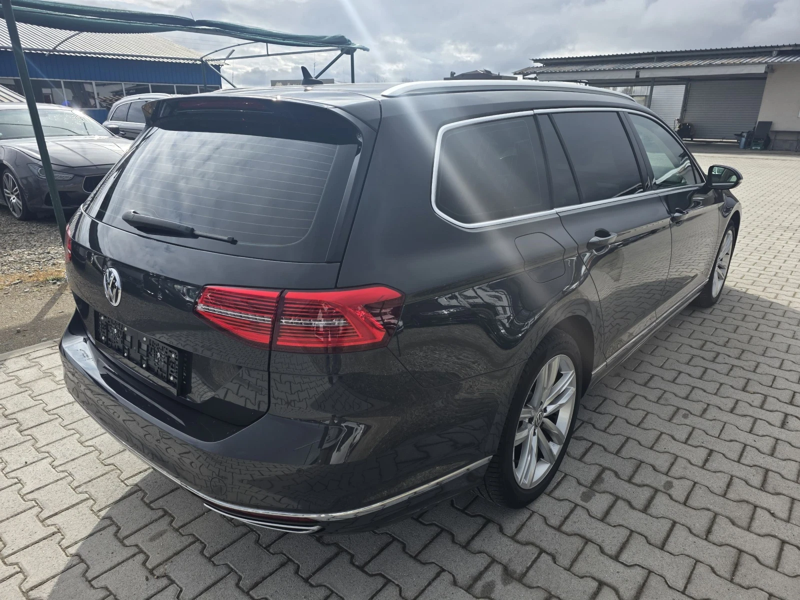 VW Passat 2.0TDI R-LINE DIGITAL Лизинг, снимка 6 - Автомобили и джипове - 54004415