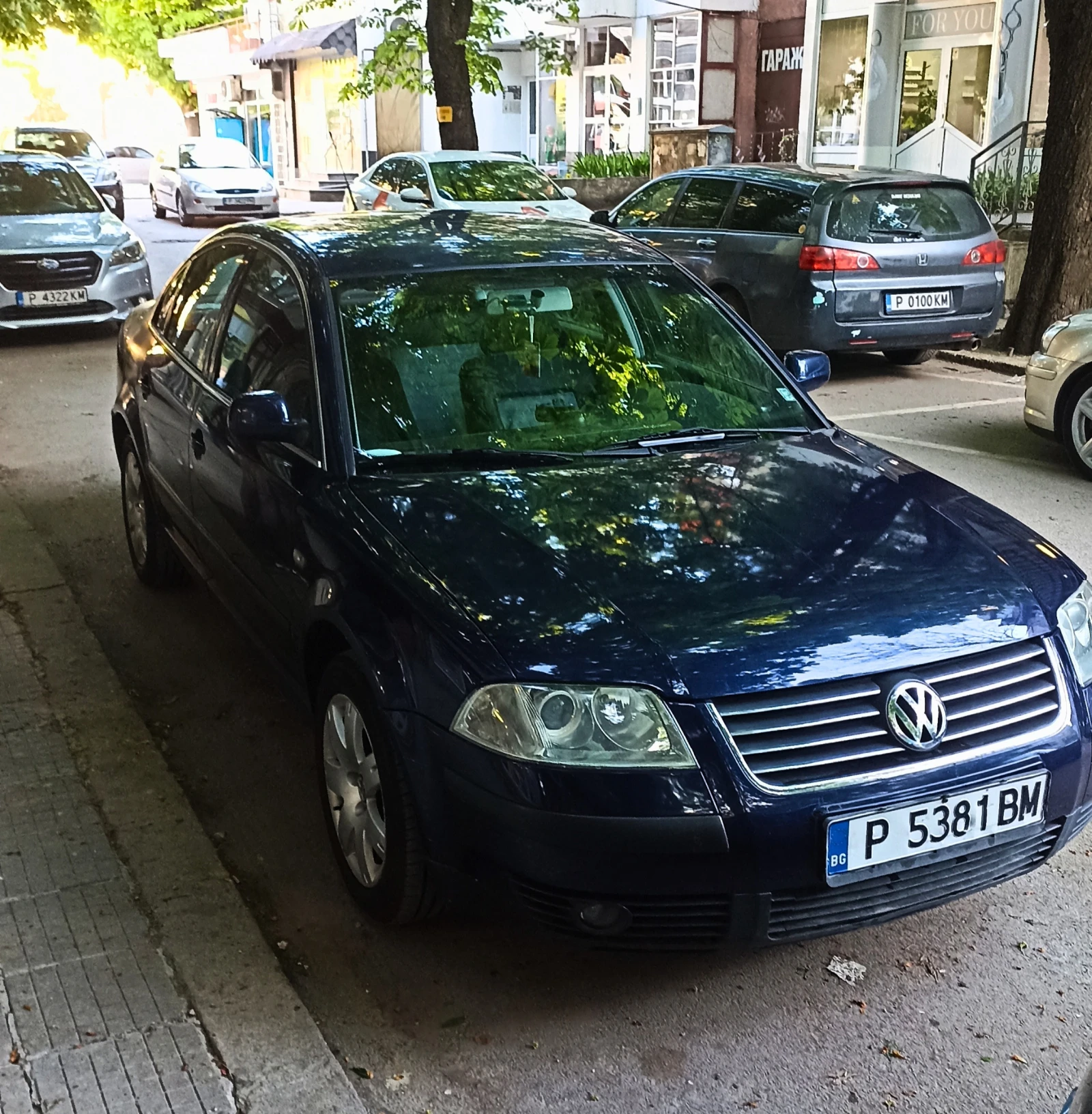 VW Passat 1.9 TDI, снимка 2 - Автомобили и джипове - 54295395
