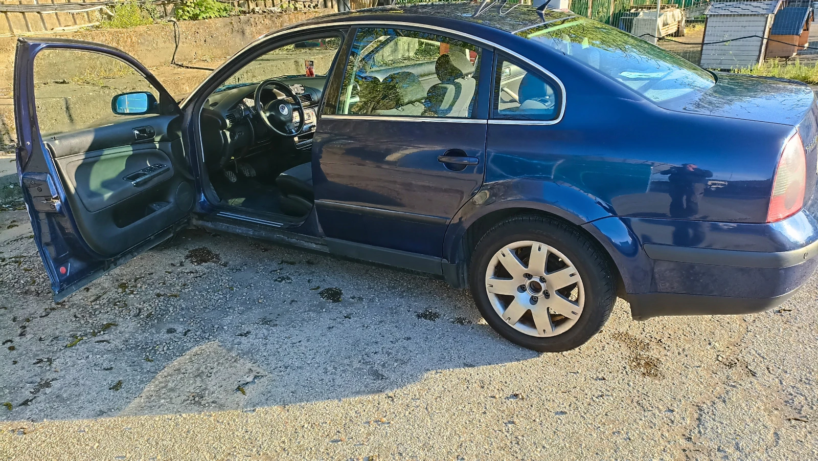 VW Passat 1.9 TDI, снимка 5 - Автомобили и джипове - 54295395