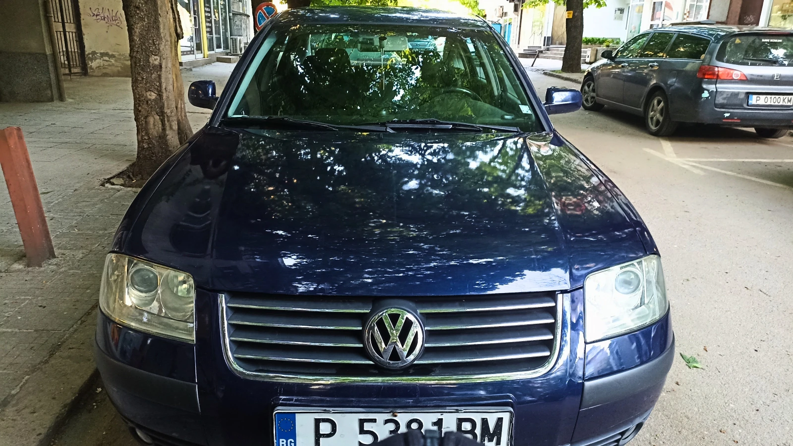 VW Passat 1.9 TDI, снимка 4 - Автомобили и джипове - 54295395
