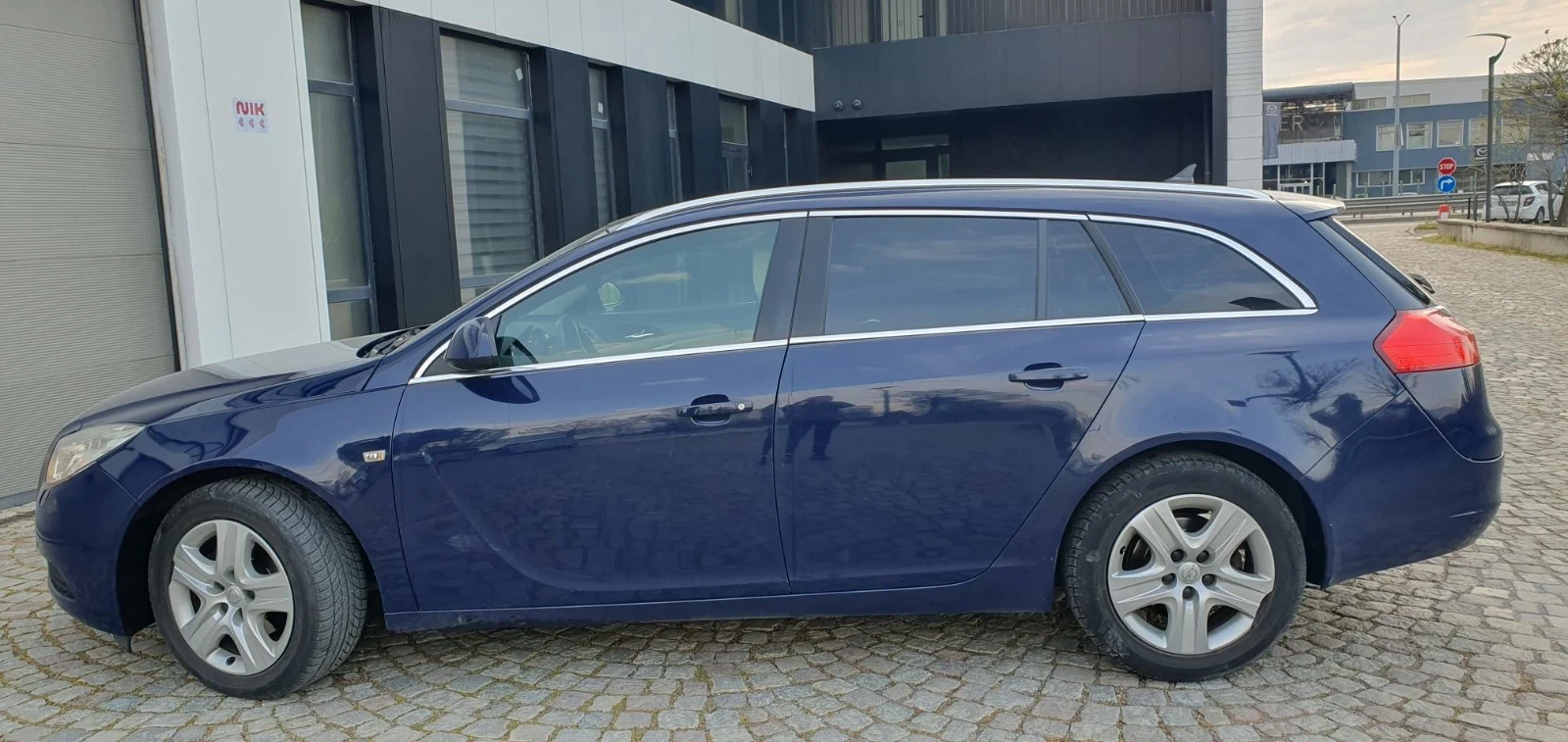 Opel Insignia, снимка 5 - Автомобили и джипове - 54360548