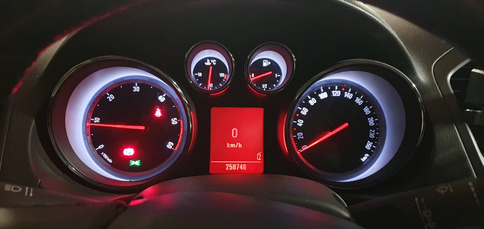 Opel Insignia, снимка 7 - Автомобили и джипове - 54360548