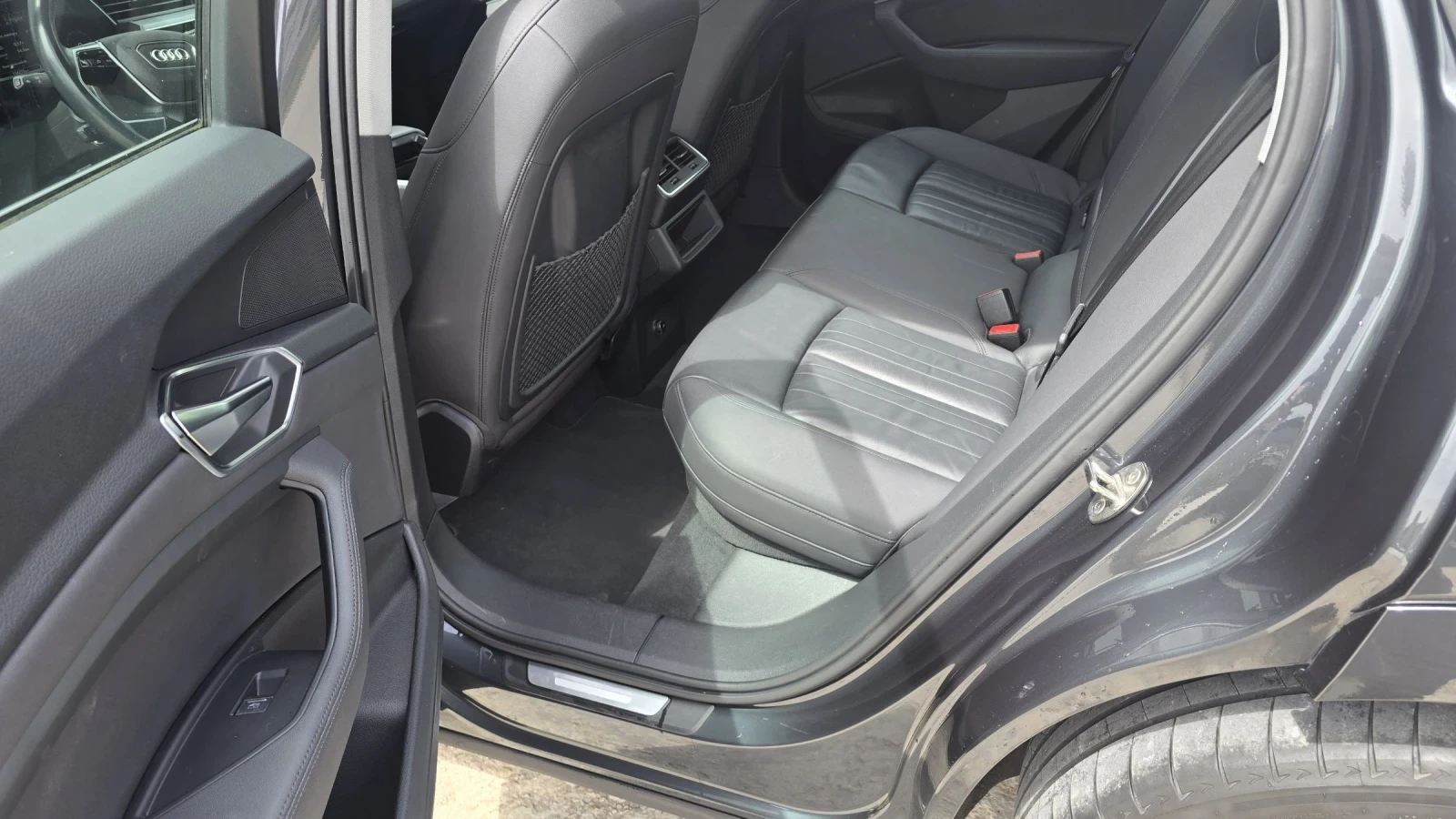 Audi E-Tron 50 guatrro , снимка 6 - Автомобили и джипове - 54430126