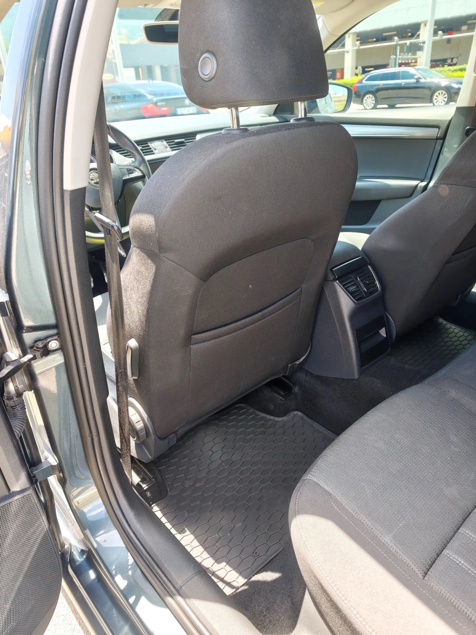 Skoda Octavia 3 FL | 2.0TDI 7-DSG | , снимка 11 - Автомобили и джипове - 55155559