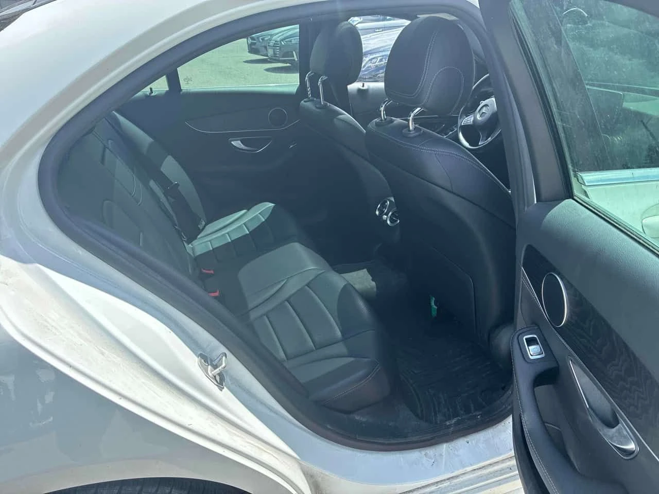 Mercedes-Benz C 300 * CARFAX * ЦЕНА ДО БГ, снимка 9 - Автомобили и джипове - 55162633