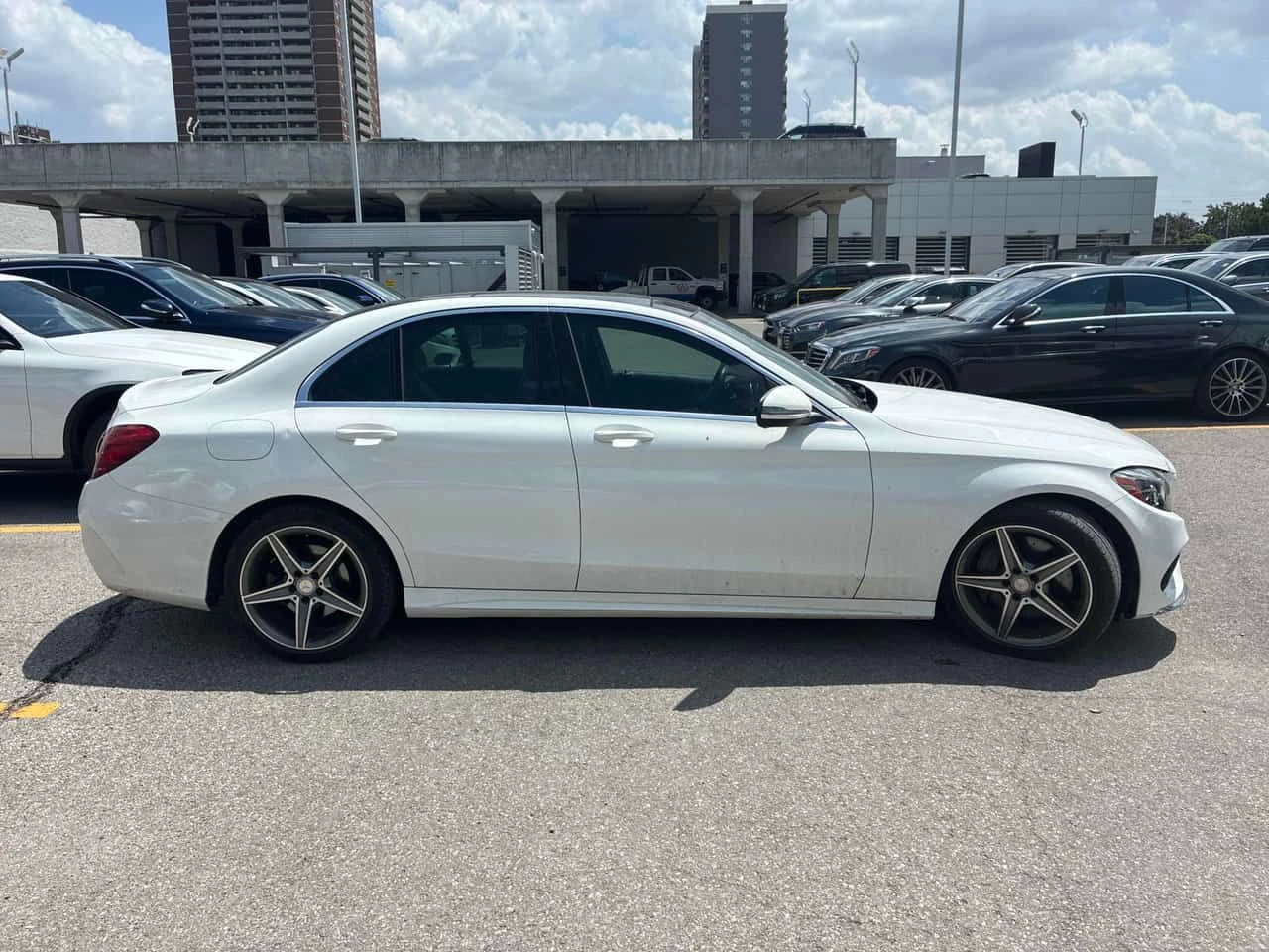 Mercedes-Benz C 300 * CARFAX * ЦЕНА ДО БГ, снимка 4 - Автомобили и джипове - 55162633