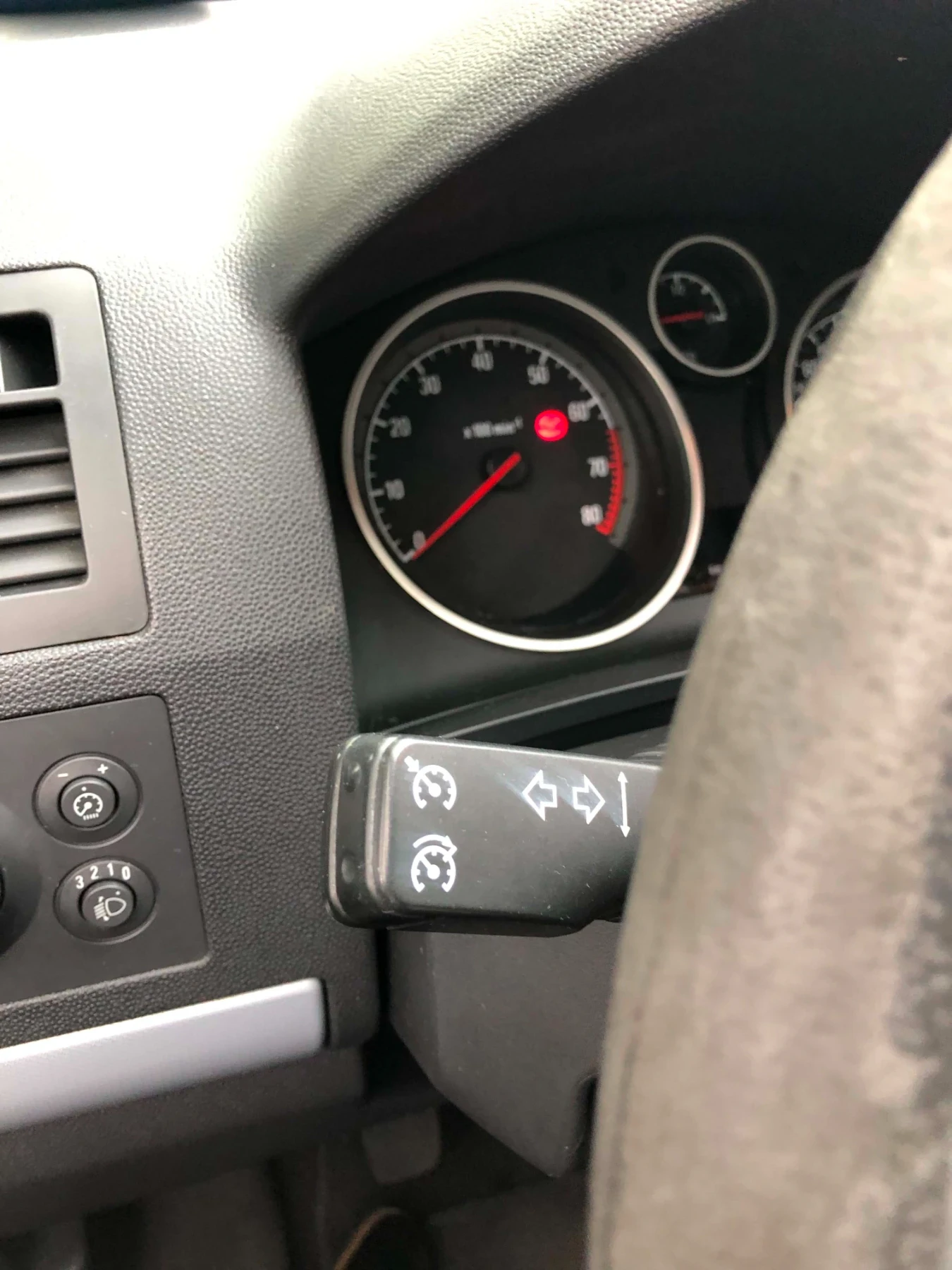 Opel Zafira 1.6, снимка 8 - Автомобили и джипове - 55203995