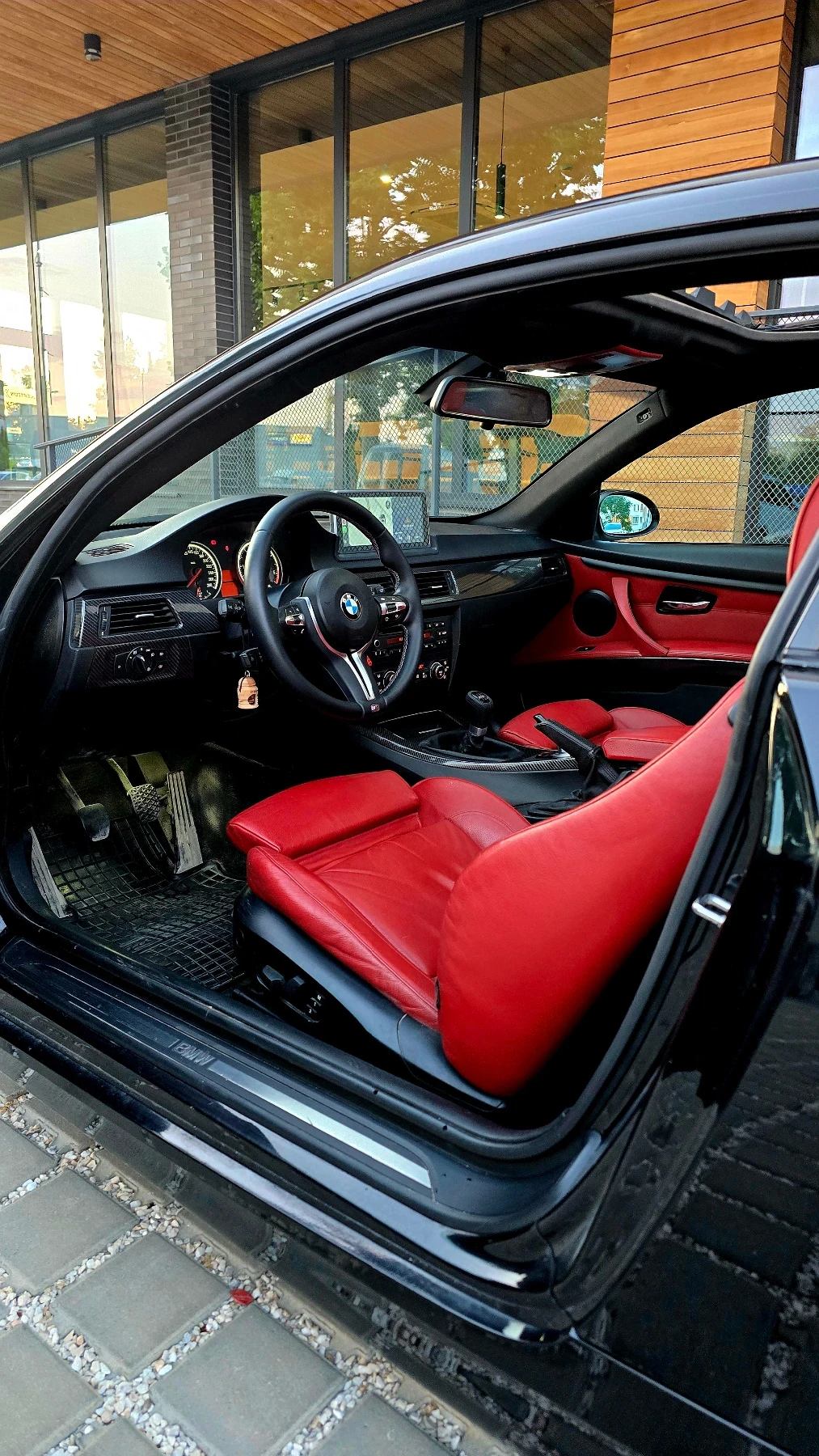 BMW 330, снимка 7 - Автомобили и джипове - 55212354