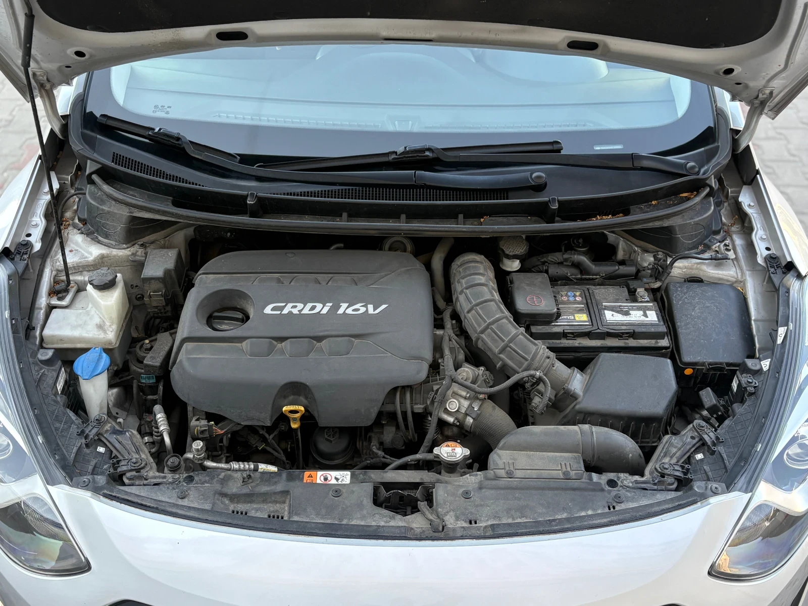 Hyundai I30 1.6 CRDI , снимка 16 - Автомобили и джипове - 55581893