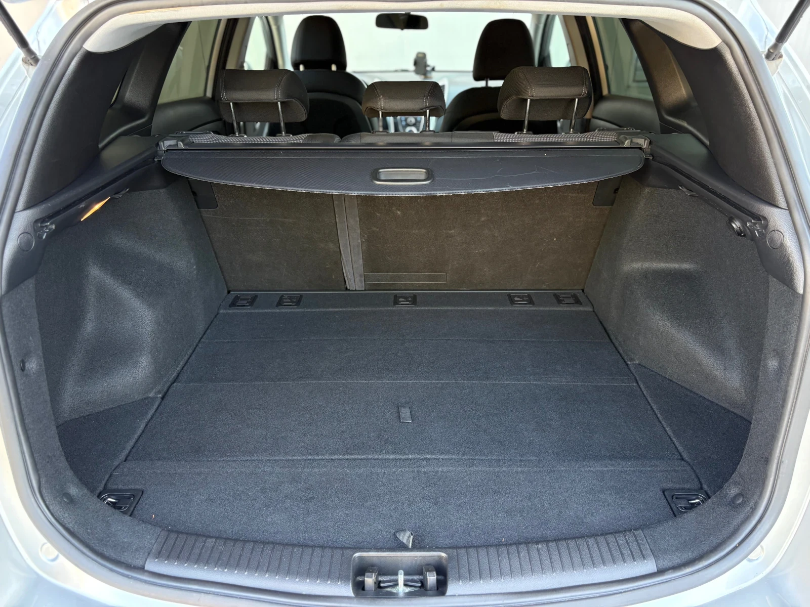 Hyundai I30 1.6 CRDI , снимка 15 - Автомобили и джипове - 55581893