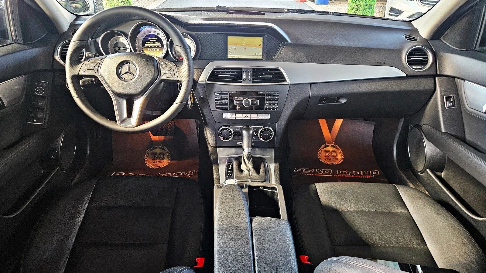 Mercedes-Benz C 300 AMG/4MAT/FACE/DISTRONIC/ПОДГРЕВ/LINE ASYST/LIZING, снимка 9 - Автомобили и джипове - 55593511