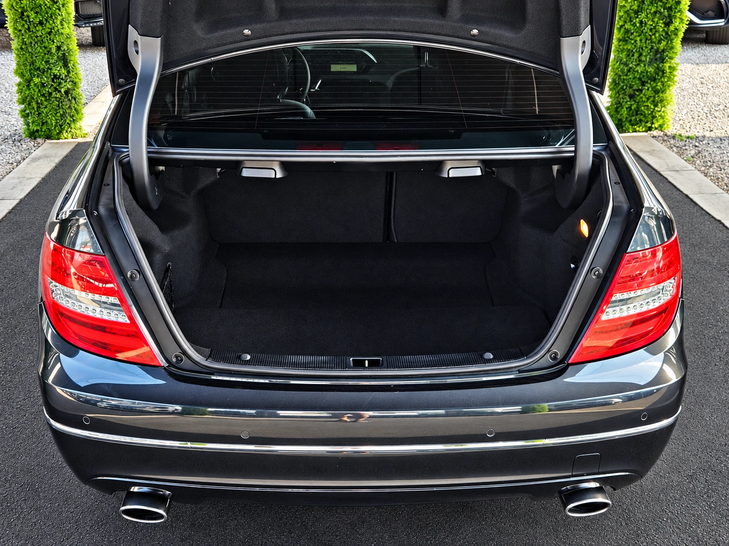 Mercedes-Benz C 300 AMG/4MAT/FACE/DISTRONIC/ПОДГРЕВ/LINE ASYST/LIZING, снимка 7 - Автомобили и джипове - 55593511
