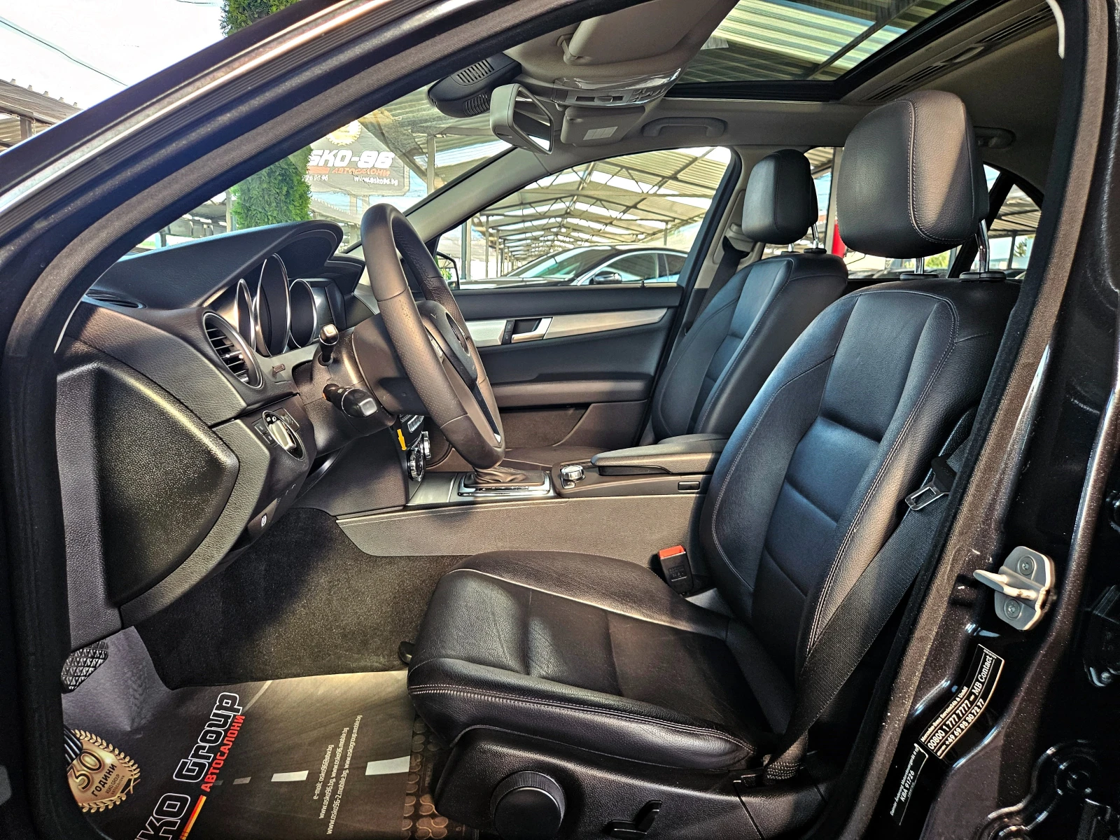 Mercedes-Benz C 300 AMG/4MAT/FACE/DISTRONIC/ПОДГРЕВ/LINE ASYST/LIZING, снимка 10 - Автомобили и джипове - 55593511
