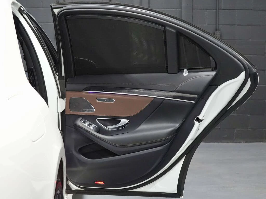 Mercedes-Benz S 560 BURMESTER| HUD| ОБДУХ| 360| DISTONIC, снимка 15 - Автомобили и джипове - 56056291