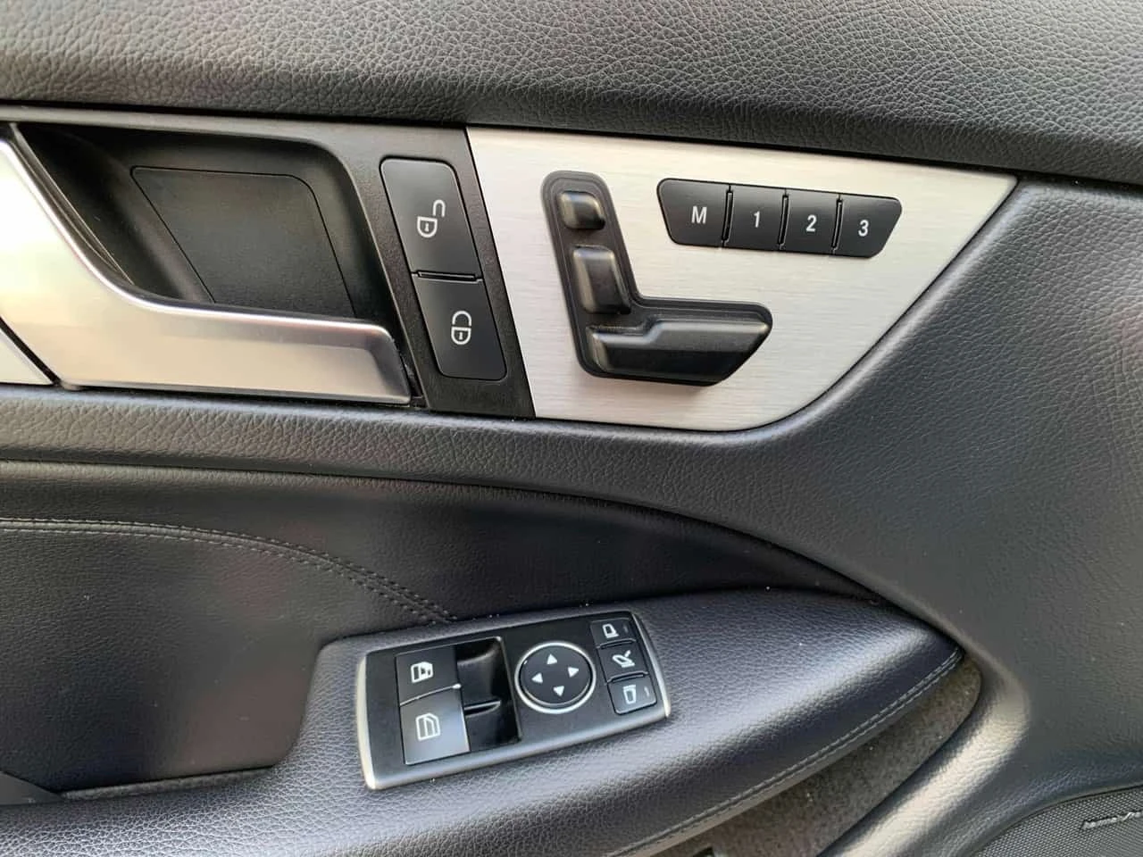 Mercedes-Benz C 350 * CARFAX * ����� �� ����������� | Mobile.bg � ����������� 10
