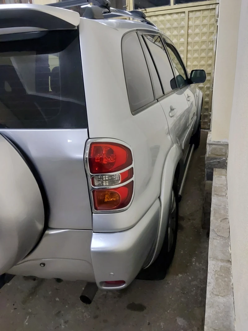 Toyota Rav4 2.0, снимка 4 - Автомобили и джипове - 48491223