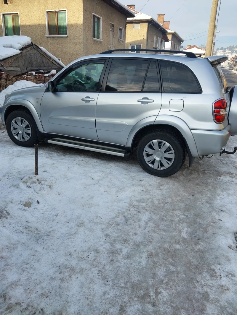 Toyota Rav4 2.0, снимка 10 - Автомобили и джипове - 48491223