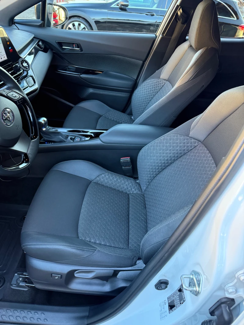 Toyota C-HR, снимка 9 - Автомобили и джипове - 53116672