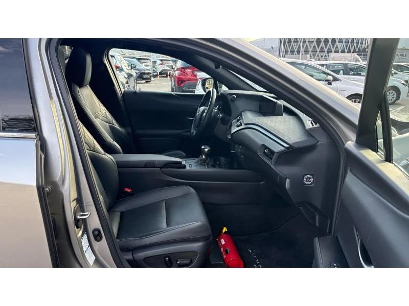 Lexus UX 250h PRIVILEGE LINE AWD, снимка 6 - Автомобили и джипове - 56457652