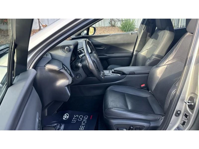 Lexus UX 250h PRIVILEGE LINE AWD, снимка 12 - Автомобили и джипове - 56457652