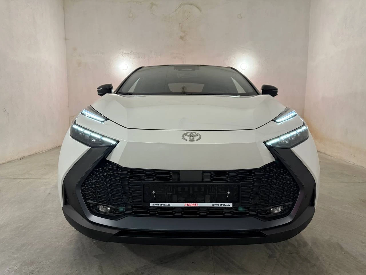 Toyota C-HR 2.0 Hybrid Team Deutschland * НАЛИЧНА  - изображение 2