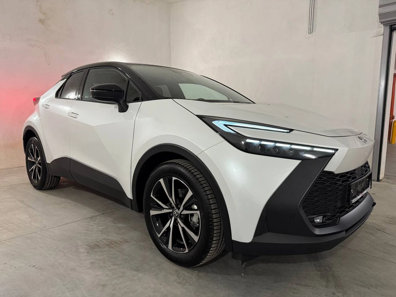 Toyota C-HR 2.0 Hybrid Team Deutschland * НАЛИЧНА  - изображение 3