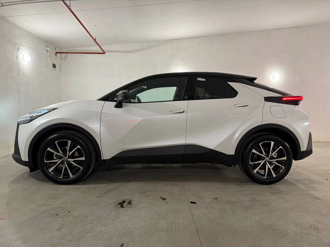 Toyota C-HR 2.0 Hybrid Team Deutschland * НАЛИЧНА  - изображение 8