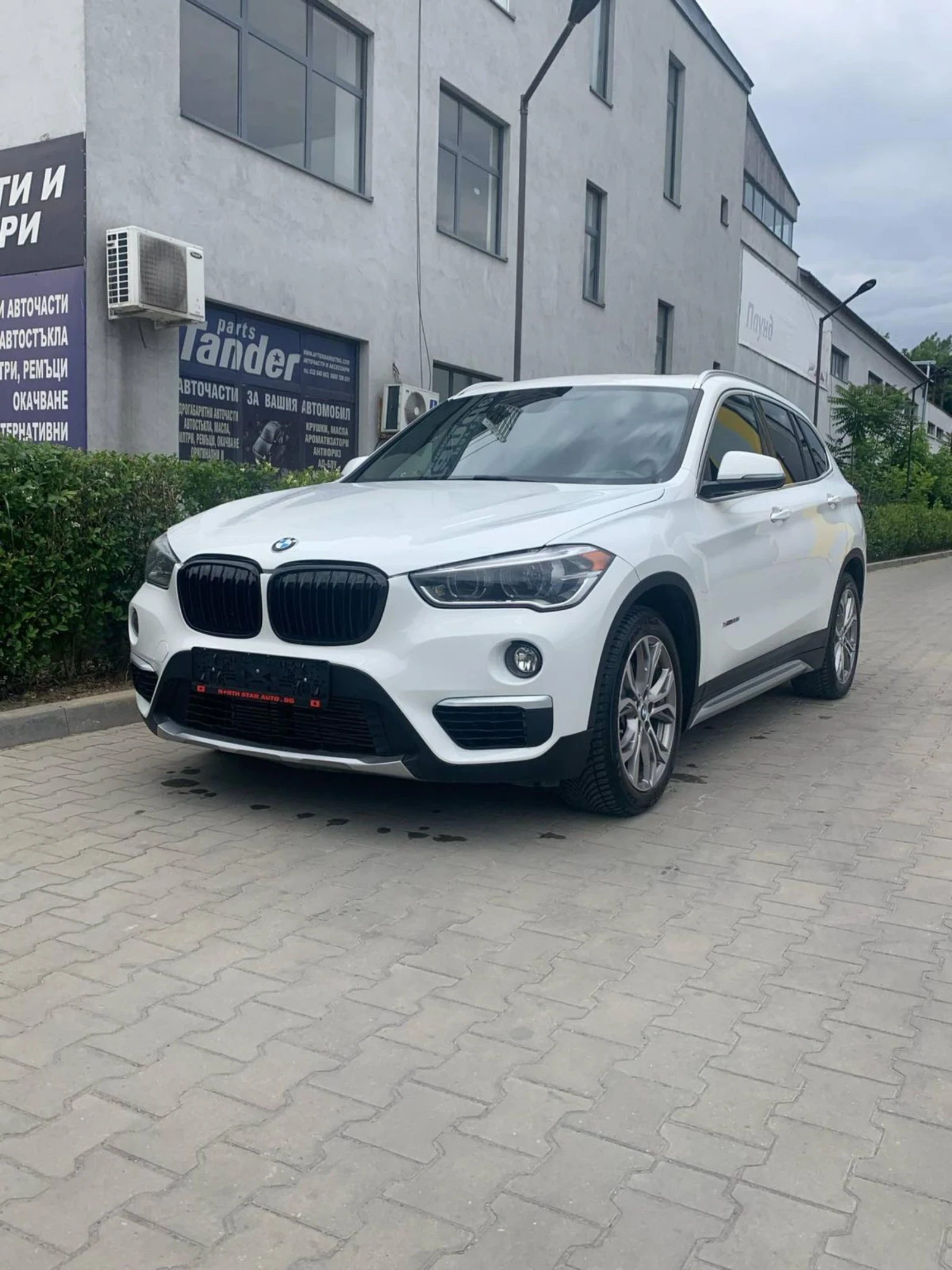 BMW X1 X drive 28i - изображение 3
