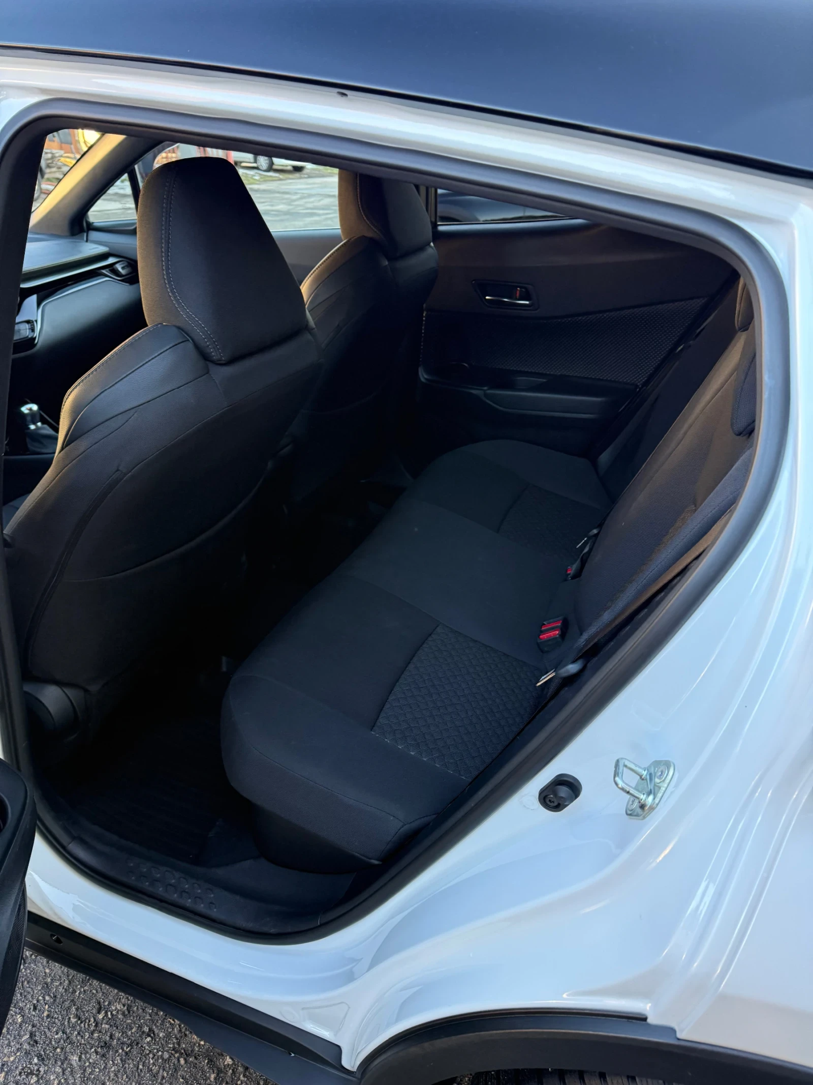 Toyota C-HR | Mobile.bg � ����������� 11