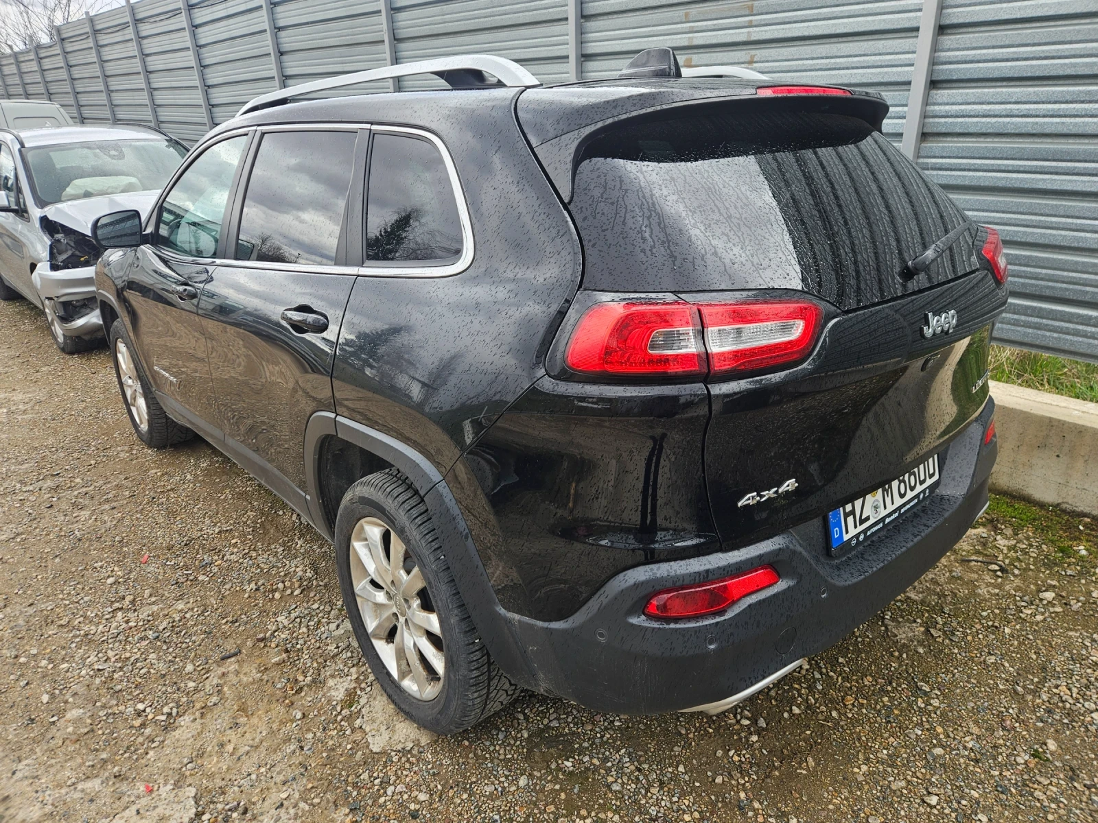 Jeep Cherokee 2.2dizel-200ks-2017god-Na chasti!!!, снимка 3 - Автомобили и джипове - 53808759
