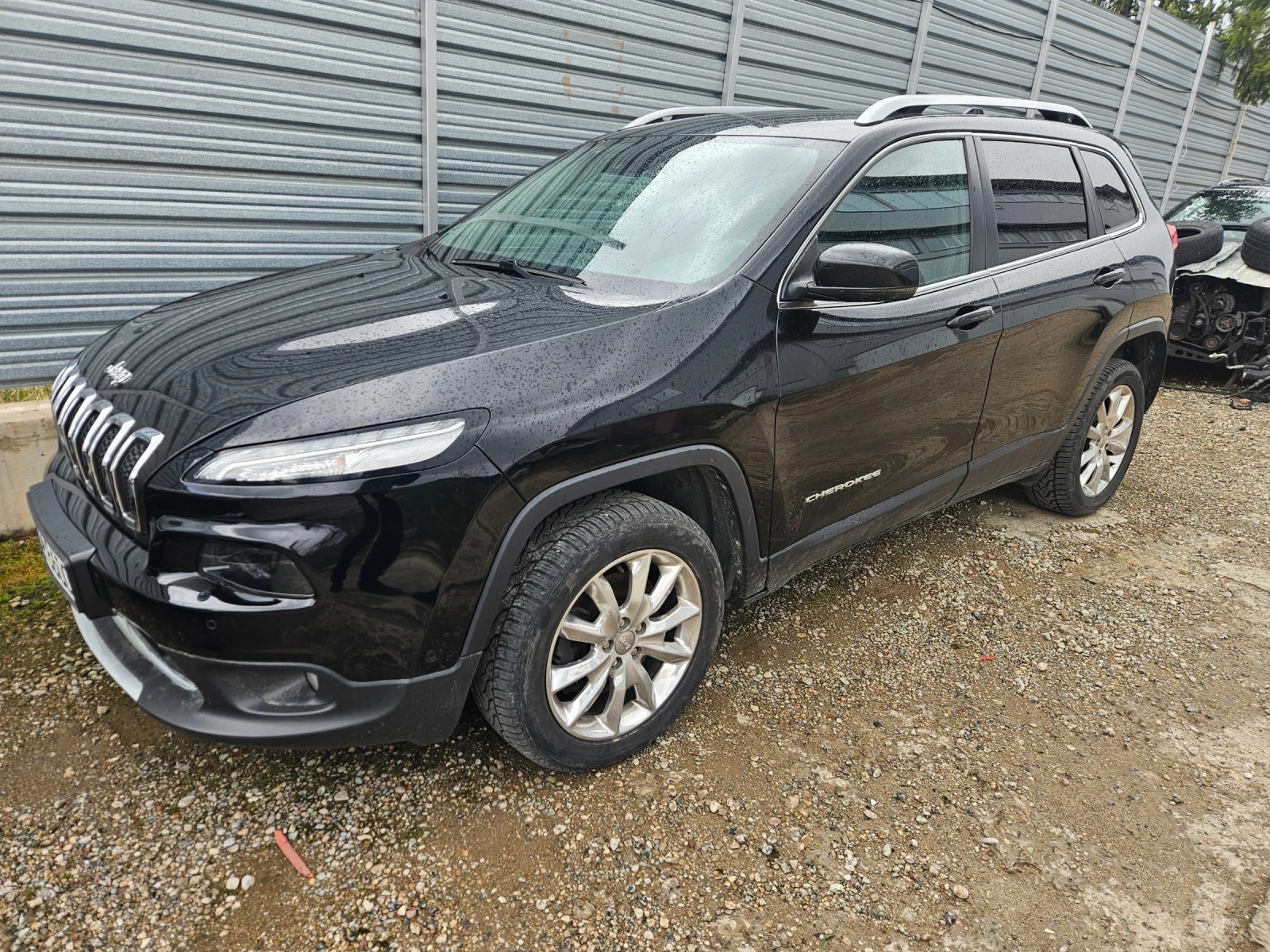 Jeep Cherokee 2.2dizel-200ks-2017god-Na chasti!!!, снимка 2 - Автомобили и джипове - 53808759