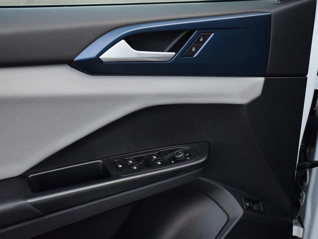 VW Taos Comfortline 4Motion АвтоКредит  (ЦЕНА ДО БГ), снимка 2 - Автомобили и джипове - 54011161