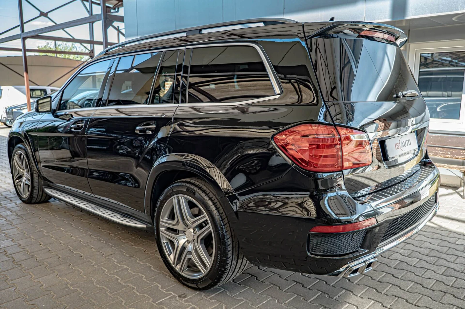 Mercedes-Benz GL 500 AMG/Чисто нов мотор 8к Евро/RSE/Panorama/Обдухване, снимка 5 - Автомобили и джипове - 55235105