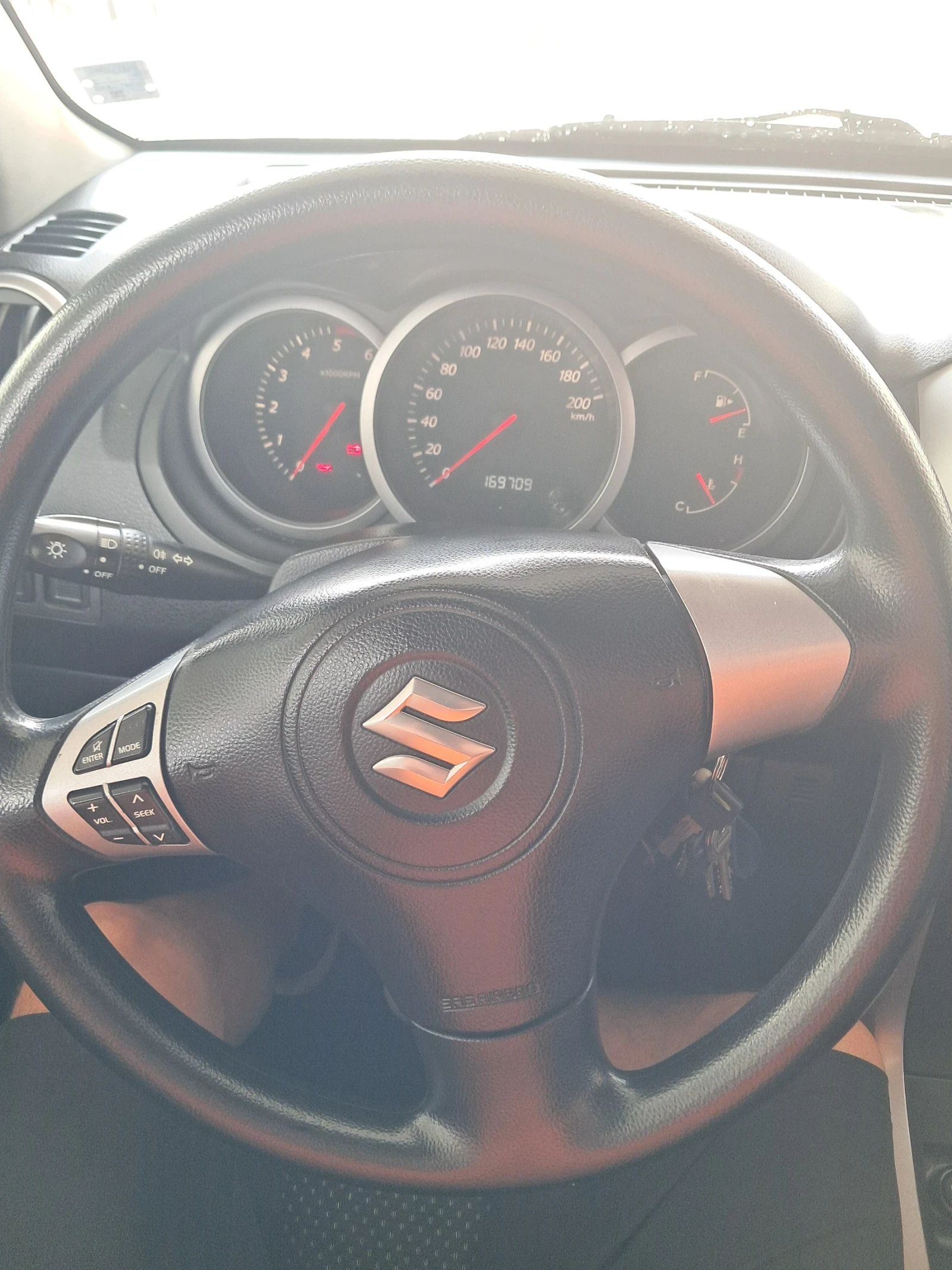 Suzuki Grand vitara, снимка 7 - Автомобили и джипове - 55657844