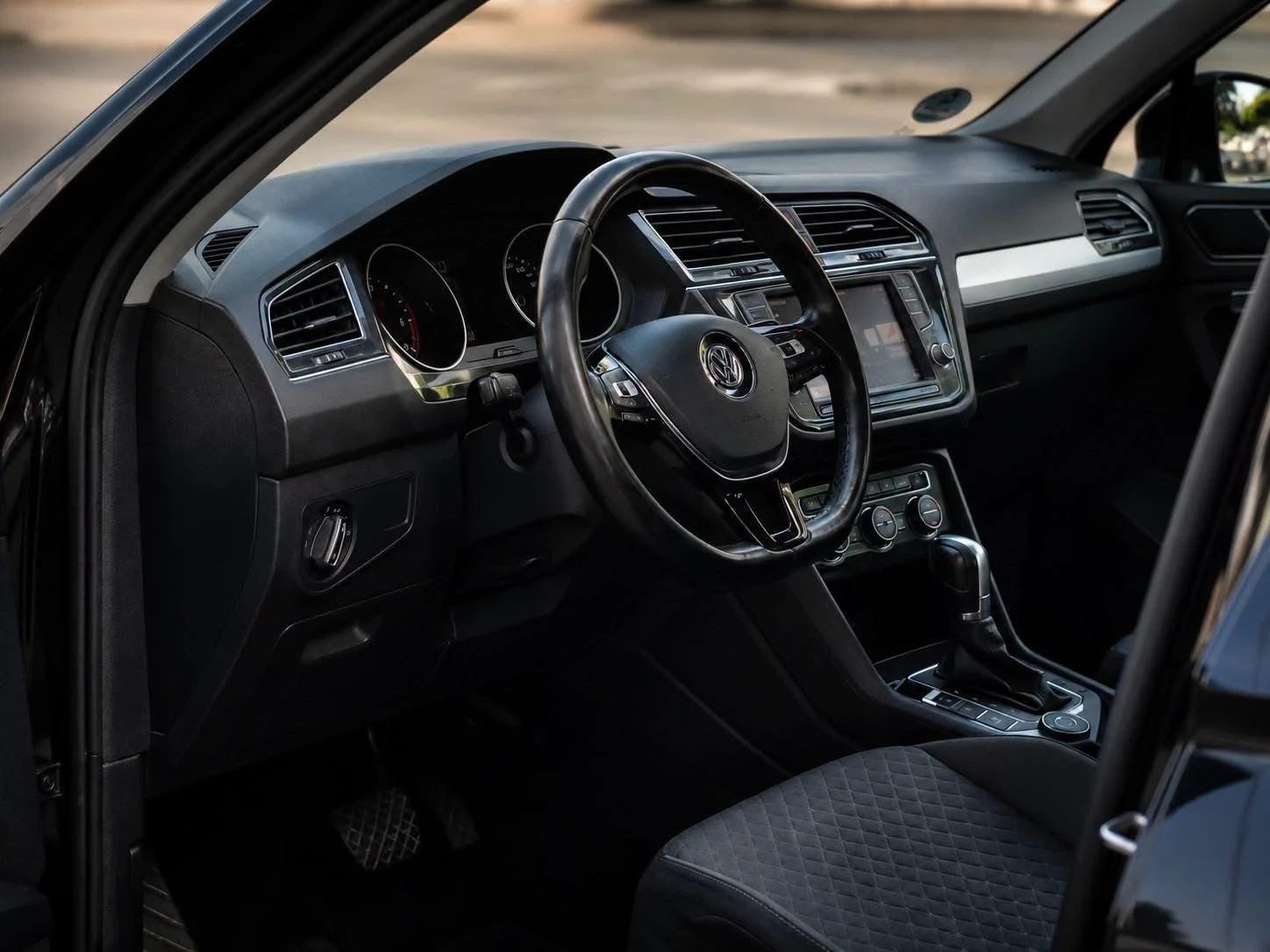 VW Tiguan 2.0TDI DSG 4MOTION, снимка 10 - Автомобили и джипове - 56086333