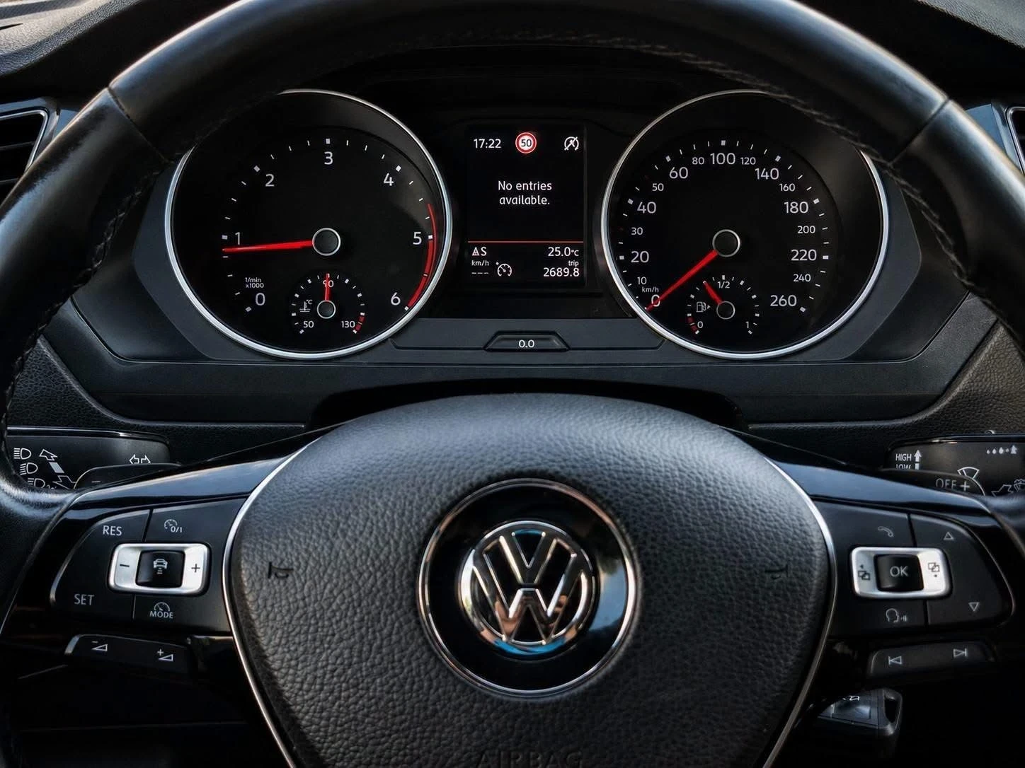 VW Tiguan 2.0TDI DSG 4MOTION, снимка 6 - Автомобили и джипове - 56086333