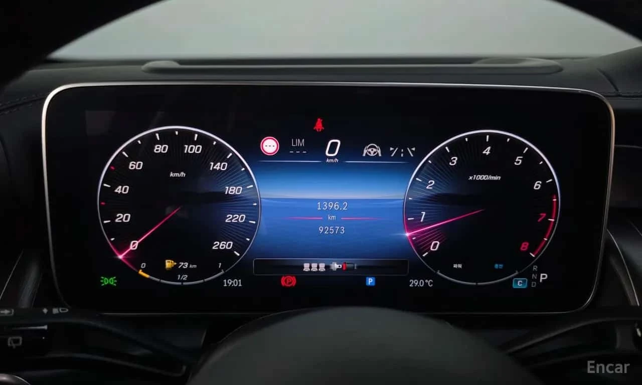 Mercedes-Benz GLC 4MATIC AMG Line/ОБДУХВАНЕ/ДИСТРОНИК/360, снимка 8 - Автомобили и джипове - 56185101