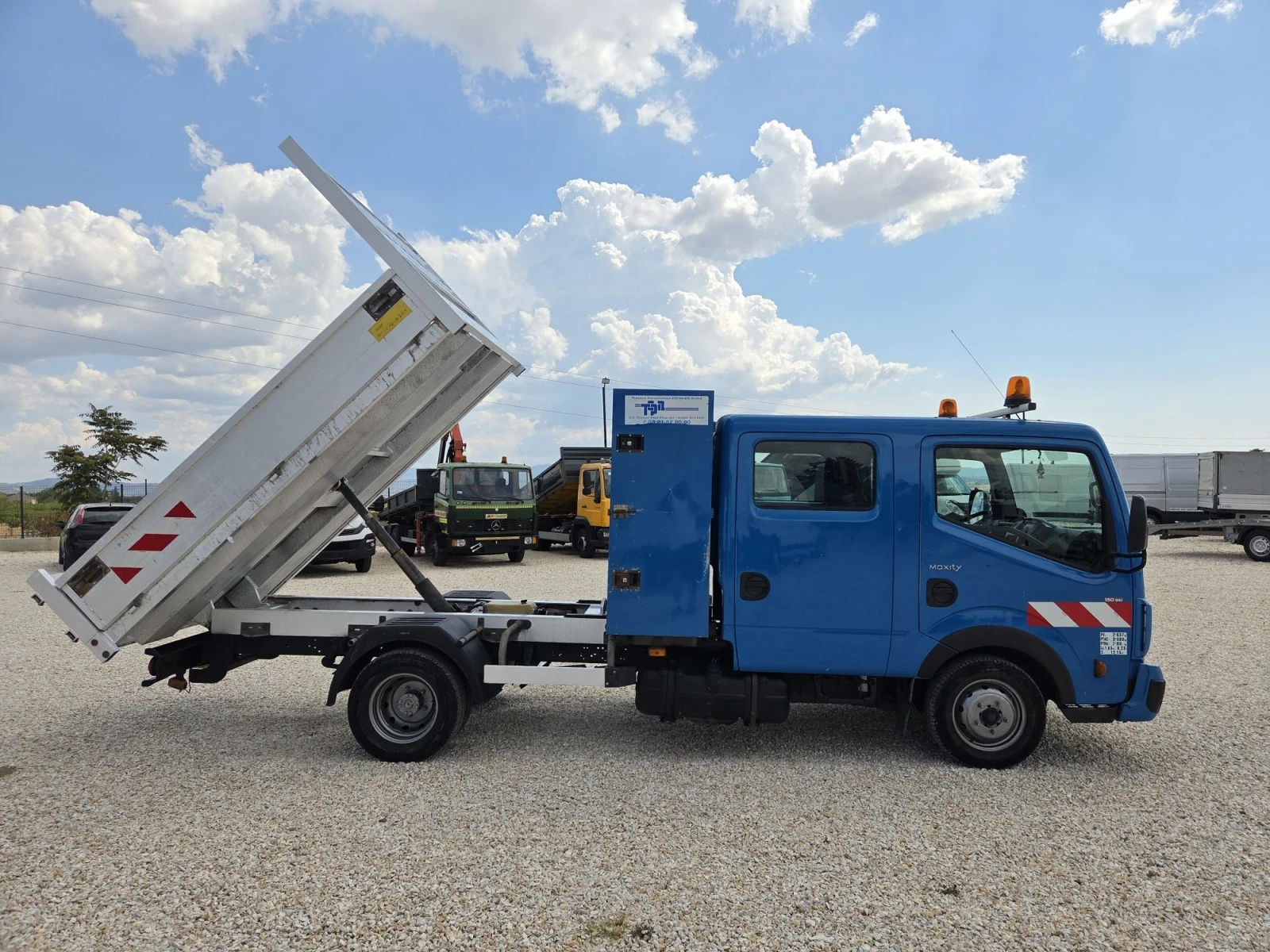 Renault Maxity 3.0 6+ 1, снимка 3 - Бусове и автобуси - 55942474