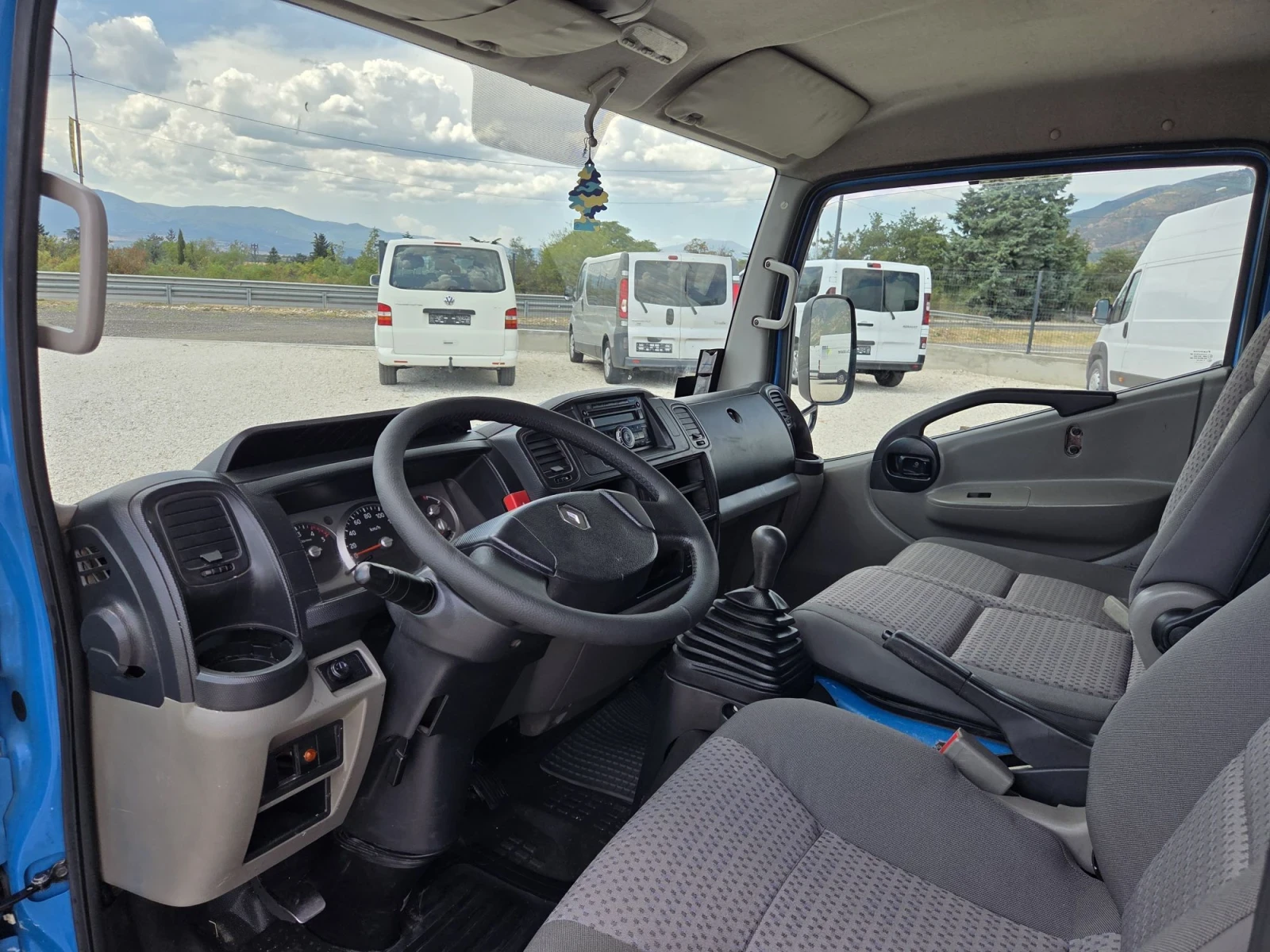 Renault Maxity 3.0 6+ 1, снимка 8 - Бусове и автобуси - 55942474