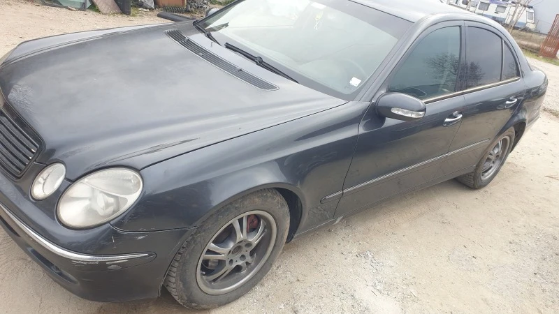 Mercedes-Benz E 270, снимка 3 - Автомобили и джипове - 47912388