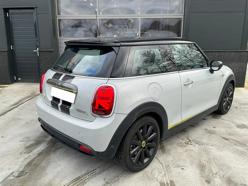 Mini Cooper SE* LED* Pano* Камера* Термопомпа* Apple Carplay* , снимка 4 - Автомобили и джипове - 45249318