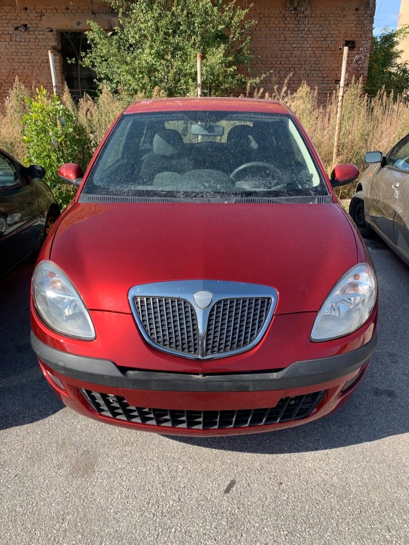 Lancia Ypsilon 1.2 бензин, снимка 2 - Автомобили и джипове - 47960313