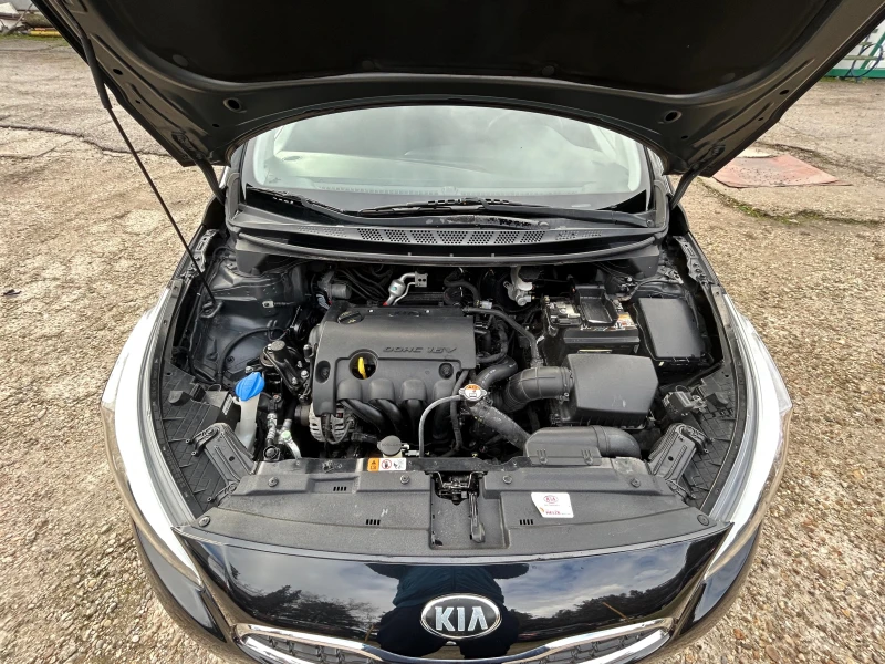 Kia Ceed 1.4i-100к.с-ИТАЛИЯ!, снимка 12 - Автомобили и джипове - 48647786