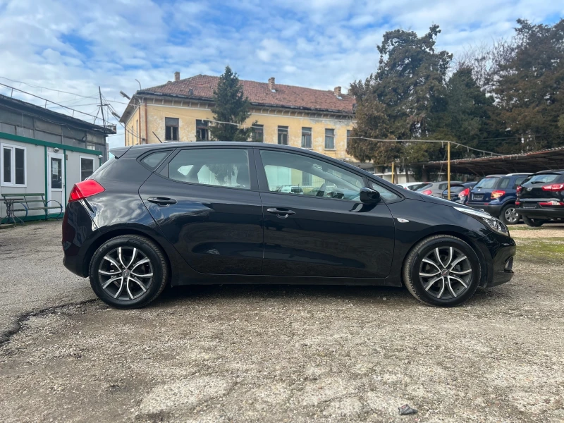 Kia Ceed 1.4i-100к.с-ИТАЛИЯ!, снимка 13 - Автомобили и джипове - 48647786