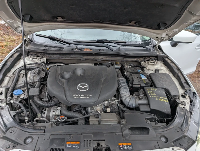 Mazda 3 Skyactiv, снимка 15 - Автомобили и джипове - 49305760