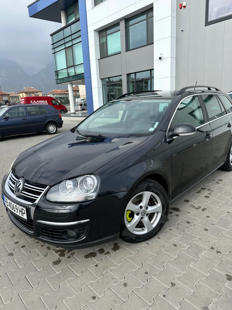 VW Golf, снимка 1 - Автомобили и джипове - 49315378